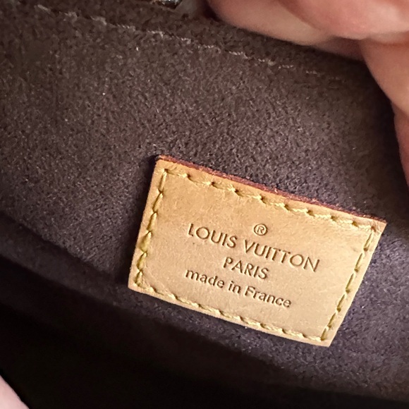 Louis Vuitton authentic pouchette metis Monogram Crossbody with Gold Hardware - Picture 5 of 13